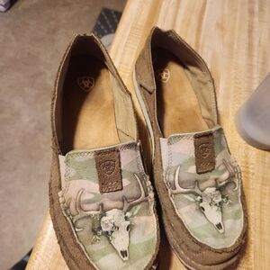 Cute Slip On Ariat Shoes Very Comfortable.